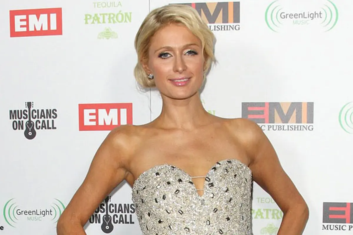 paris-hilton-130819c.jpg