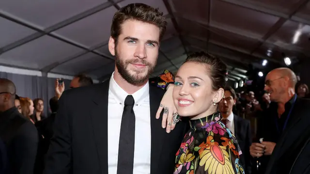 [Bintang] Miley Cyrus dan Liam Hemsworth