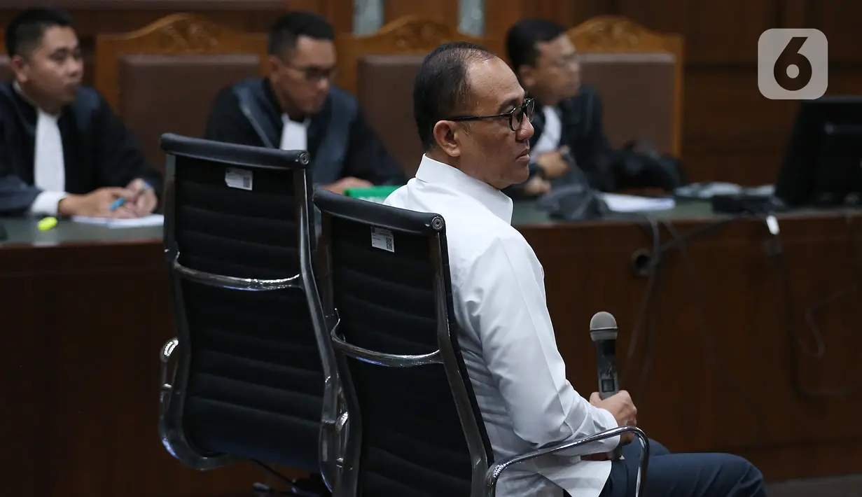 Selain Ernie Meike, rupanya Rafael Alun juga mengajak sang anak Mario Dandy Satriyo dalam menyamarkan uang hasil korupsi. (Liputan6.com/Johan Tallo)