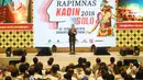 Presiden Jokowi memberikan sambutan pada acara penutupan Rapimnas Kadin di Solo, Jawa Tengah, Rabu (28/11). Jokowi berencana membatalkan rencana relaksasi DNI menyusul adanya keluhan dari KADIN dan HIPMI. (Liputan6.com/Angga Yuniar)