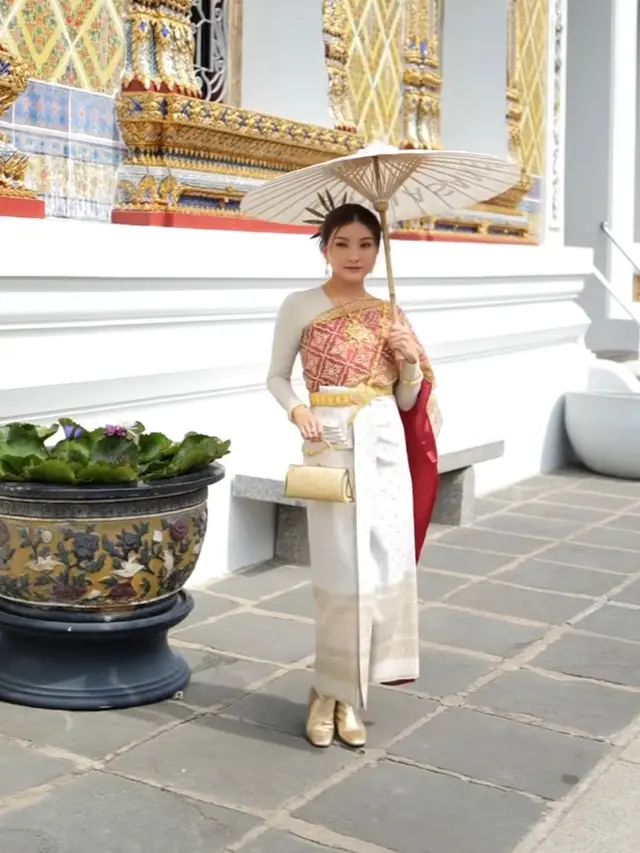 Sarwendah Kenakan Baju Tradisional Thailand. [@sarwendah29]