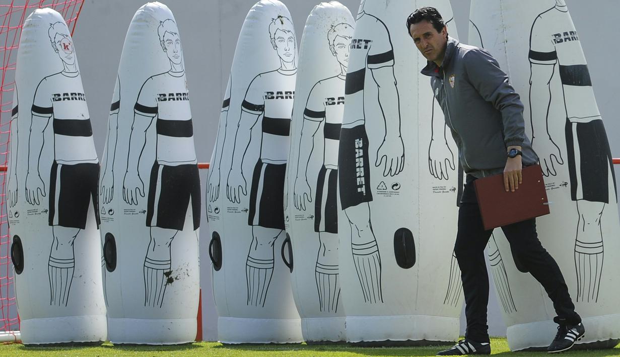 Unai Emery  memulai karir pelatih profesional bersama klub Spanyol, Lorca Deportiva pada tahun  2005-2006. (AFP/Gogo Lobato)