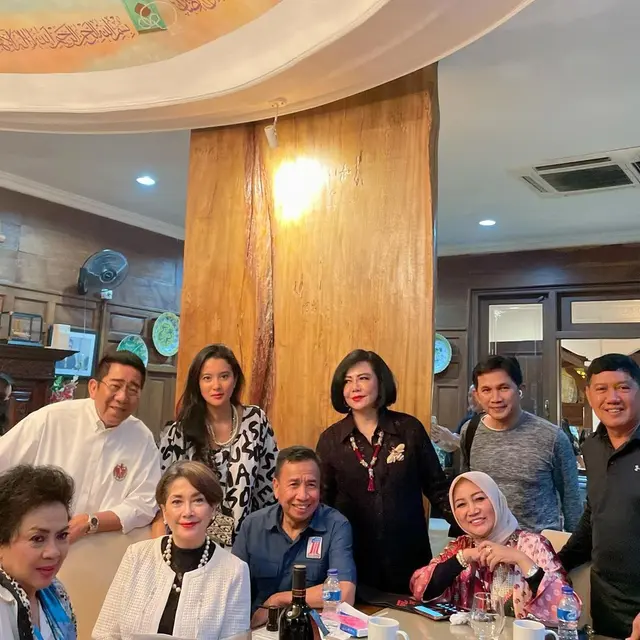 Perayaan Ulang Tahun ke-63 Jenny Rachman (Foto: Instagram/@marcella.zalianty)