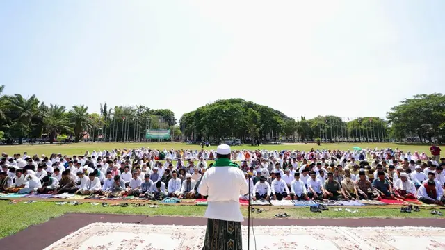 Ribuan Warga Banyuwangi Gelar Sholat Istisqa, Doakan Akhir Musim Kemarau