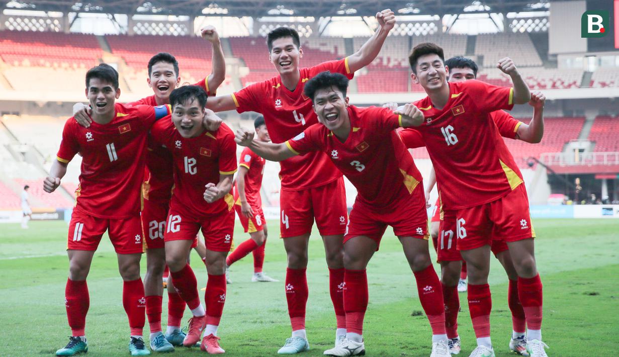<p>Pemain Timnas Vietnam U-23 merayakan gol ke gawang Filipina pada laga semifinal Piala AFF U-23 2025 di Stadion Utama Gelora Bung Karno (SUGBK) Senayan, Jakarta, Jumat (25/7/2025). (Bola.com/Abdul Aziz)</p>
