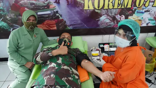 Jelang Hari Juang TNI AD 2020, Korem 071/Wijayakusuma gelar donor darah sebagai bentuk kepedulian terhadap sesama. (Foto: Liputan6.com/Humas Pemkab Banyumas)