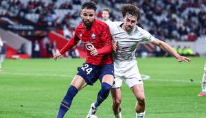 Aksi bek Timnas Indonesia, Calvin Verdonk saat memperkuat Lille menjamu Brann dalam laga Liga Europa 2025/2026 di Stade Stade Pierre-Mauroy, Kamis (25/9/2025). (AFP)