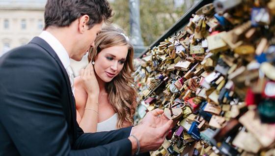 6 Tradisi Unik Ungkapkan Cinta di Berbagai Negara 