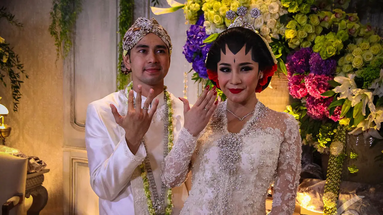 Raut Bahagia Raffi Ahmad-Nagita Slavina Pasca-Resmi Menikah