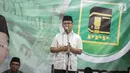 Waketum DPP PPP Amir Uskara memberi sambutan saat Tasyakuran di Gedung DPP PPP, Diponegoro, Jakarta, Jumat (15/11). Tasyakuran tersebut bentuk syukur karena PPP kubu Romahurmuziy telah Menempati kantor DPP PPP Diponegoro. (Liputan6.com/Faizal Fanani)