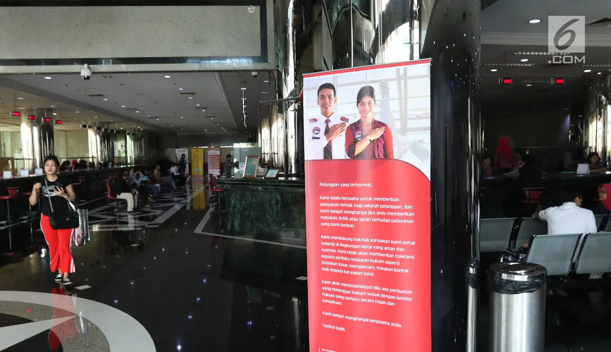 Suasana penjualan tiket pesawat Lion Air di Kantor Pusat Lion Air, Jakarta, Senin (29/10). Jatuhnya pesawat Lion Air dengan rute Jakarta-Pangkal Pinang tidak mempengaruhi penjualan tiket maskapai penerbangan tersebut. (Liputan6.com/Angga Yuniar)