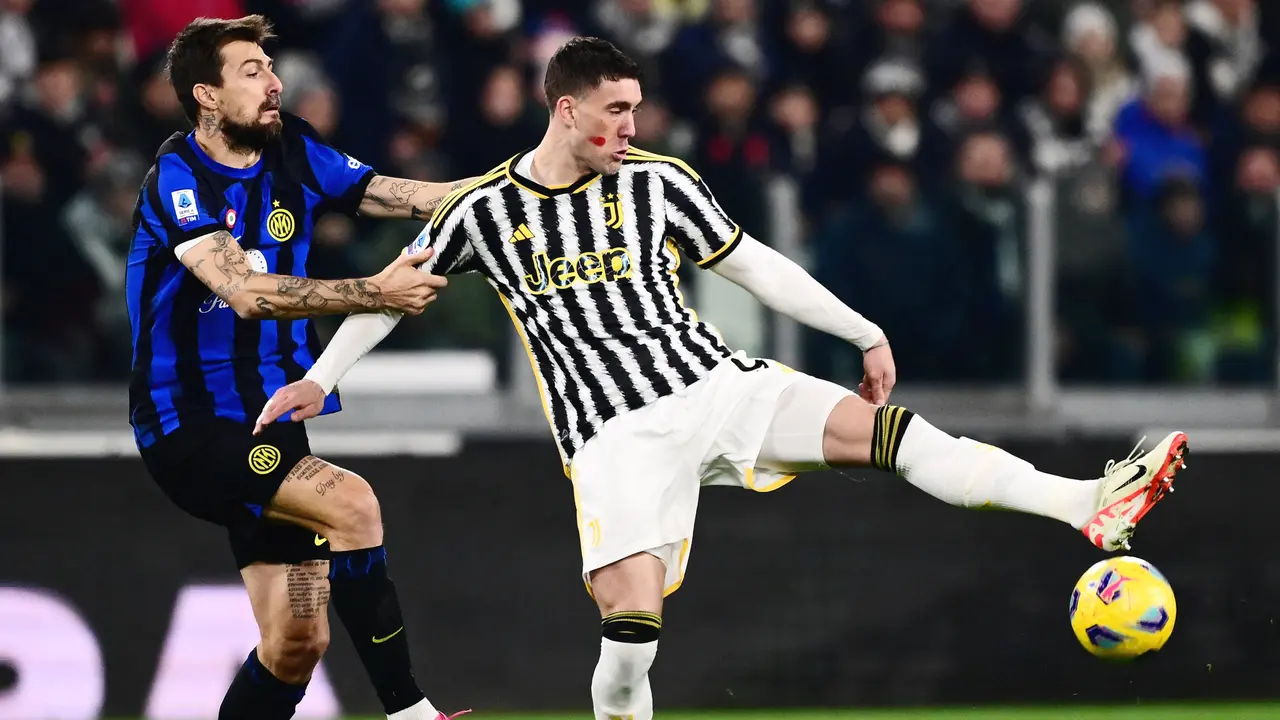 Foto: Melihat Duel Keras Antar Pemain Juventus Vs Inter Milan pada Pekan ke-13 Liga Italia