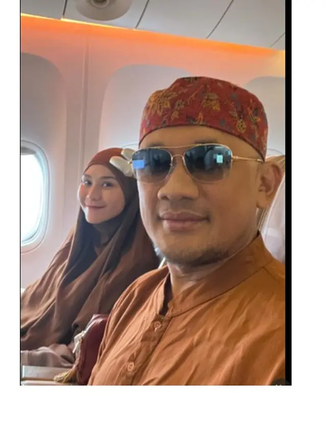 10 Potret Zaskia Adya Mecca dan Hanung Bramantyo Usai Haji, Anak Sempat Pangling