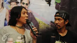 Bimbim saat konferensi pers terkait konser Slank, Jakarta, Sabtu (26/12/2015). Slank tidak mengadakan konser di dalam studio karena kasihan nanti merepotkan pihak kepolisian jika konser digelar di ruang terbuka (Liputan6.com/Herman Zakharia)