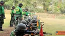 Citizen6, Cilandak: Yontaifib menjadi juara perlombaan Binsat Korps Marinir 2011 yang berlangsung selama dua hari di lapangan tembak Letnan Karno Cilandak Jakarta Selatan, Rabu (21/9). (Pengirim: Budi Abdillah)