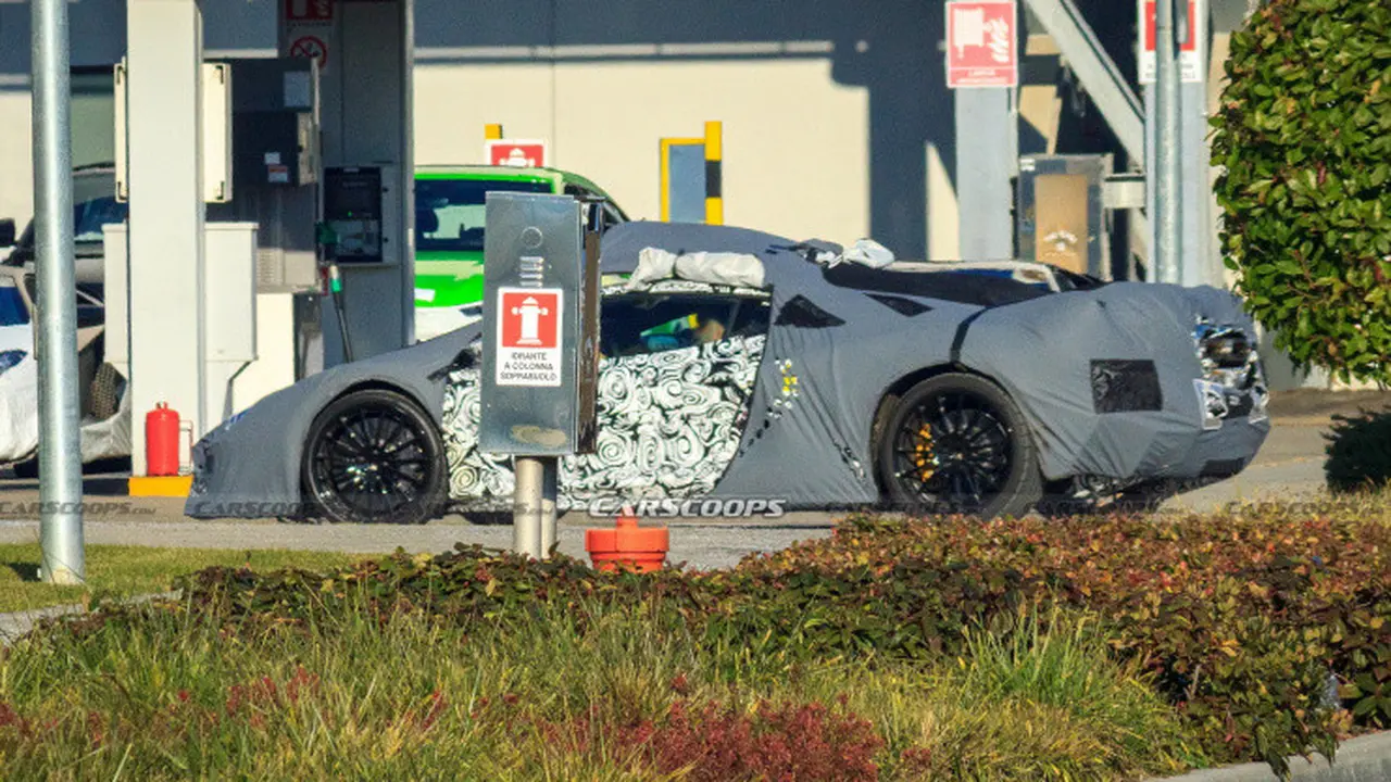 Spyshoot generasi terbaru Lamborghini Aventador (Carscoops)