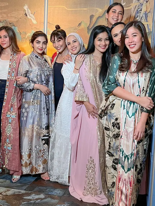 6 Potret Geng Artis yang Gelar Buka Bersama, Mamayu Hingga Cendol Tampil Mewah