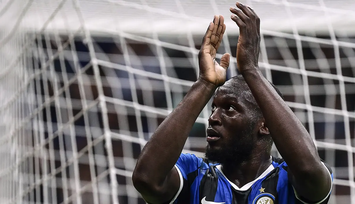 7. Romelu Lukaku (Inter Milan / 7 Gol dari 18 laga Liga Champions) - Postur tubuhnya ideal untuk menjadi seorang bomber, musim lalu dua golnya ke gawang PSG berhasil memberikan MU kemenangan. (AFP/Marco Bertorello)