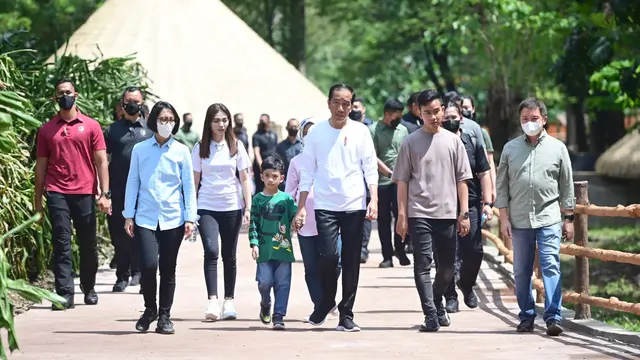 Jokowi Ajak Cucu Berlibur ke Solo Safari saat Libur Cuti Bersama Imlek 2023
