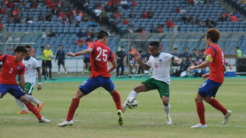 Timnas Indonesia U-23 vs Timnas Korsel U-23 (Helmi Fithriansyah)