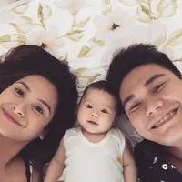 Kebahagiaan rumah tangga Acha Septriasa dan Vicky Kharisma semakin lengkap dengan hadirnya Bridgia Kalina. Seperti diketahui, kini Bridgia sudah berumur empat bulan. (Foto: instagram.com/septriasaacha)