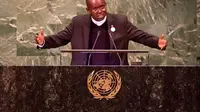Pastor Marcel Uwineza mengenang pertemuannya dengan pria yang membunuh saudara kandungnya selama pidatonya di PBB. (Foto dari Misi Tetap Rwanda untuk PBB)