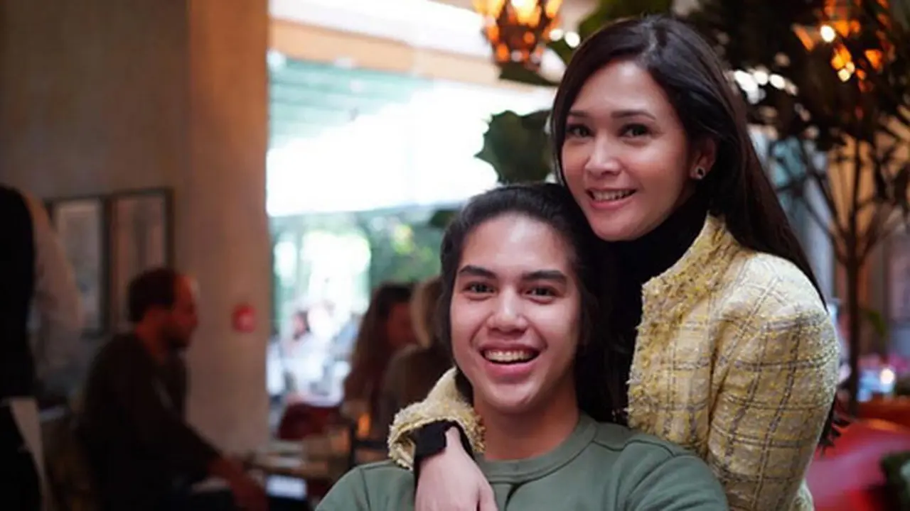 [Bintang] Maia Estianty dan El Rumi