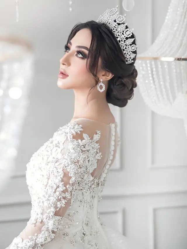 7 Pemotretan Margin Winaya Tunangan Ali Syakieb Pakai Gaun Pengantin