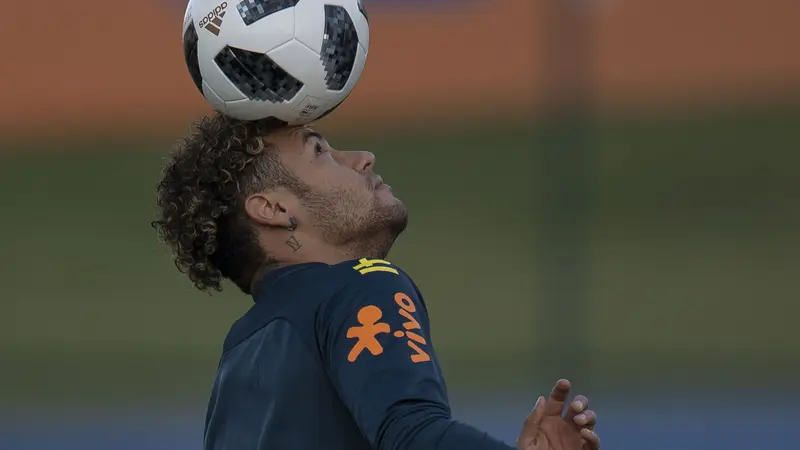 FOTO: Gaya Keren Neymar saat Latihan bersama Timnas Brasil