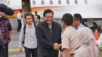 Menteri Koordinator Bidang Kemaritiman, Luhut Binsar Pandjaitan mendarat di Bandara Silangit, Sumatera Utara. (Kemenko Kemaritiman)