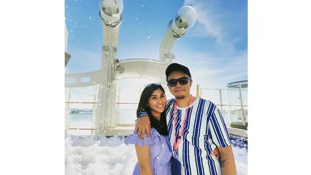 7 Potret Mesra Nisya Ahmad dan Suami yang Jarang Terekspos