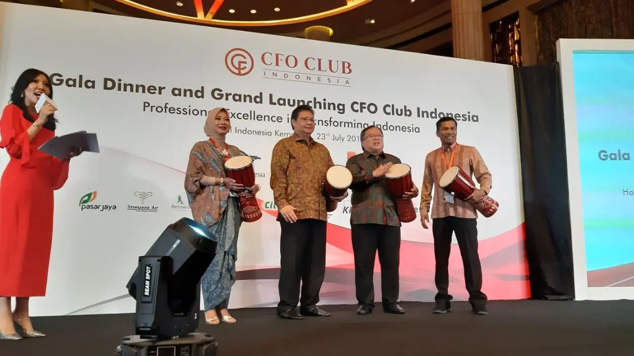 Menteri Perindustrian Airlangga Hartarto dan Menteri PPN/Bappenas Bambang Brodjonegoro menghadiri peresmian CFO Club Indonesia.