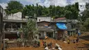 Banjir memaksa warga mengungsi meninggalkan rumah mereka. (Liputan6.com/Angga Yuniar)