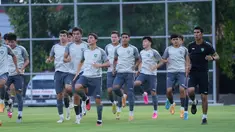 Tim Nasional Uzbekistan U-17 menggelar latihan jelang laga babak 16 besar Piala Dunia U-17 di Lapangan Banyuanyar, Solo, Jawa Tengah, Sabtu (18/11/2023). (doc.LOC WCU17/RKY)