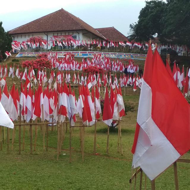 Bung Karno Bendera Merah Putih Dan Siulan Uniknya Health Liputan6 Com