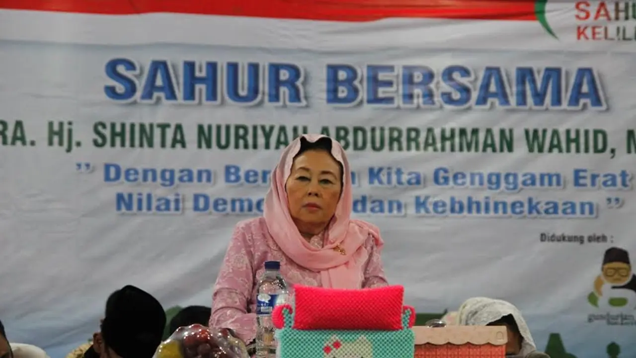 Istri Gus Dur, Sinta Nuriyah dalam kegiatan sahur bersama