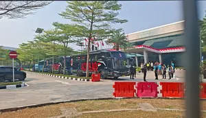 Pemain AC Milan Tiba di Bandara Soetta, Disambut Milanisti Indonesia