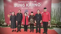 Keakraban Ketua Umum PDIP Megawati Soekarnoputri bersama Presiden Jokowi, Wakil Presiden Ma’ruf Amin, Ganjar Pranowo, dan dua anak Megawati, M. Prananda Prabowo dan Puan Maharani. (Foto: Dokumentasi PDIP).