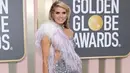 <p>Heidi Klum juga mencuri atensi dengan penampilannya di red carpet Golden Globes 2023. Bukankah tampilan Heidy Klum ini mengingatkan kita pada gaun angsa ikonis yang dikenakan Bjork ke Academy Awards 2001? Foto: The Cut.</p>