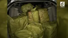 Polisi menggagalkan penyelundupan narkoba jenis sabu seberat 1 ton. Penggerebekan tersebut berlangsung di tepi pantai dekat Hotel Mandalika, Kecamatan Anyer, Kabupaten Serang, Banten.