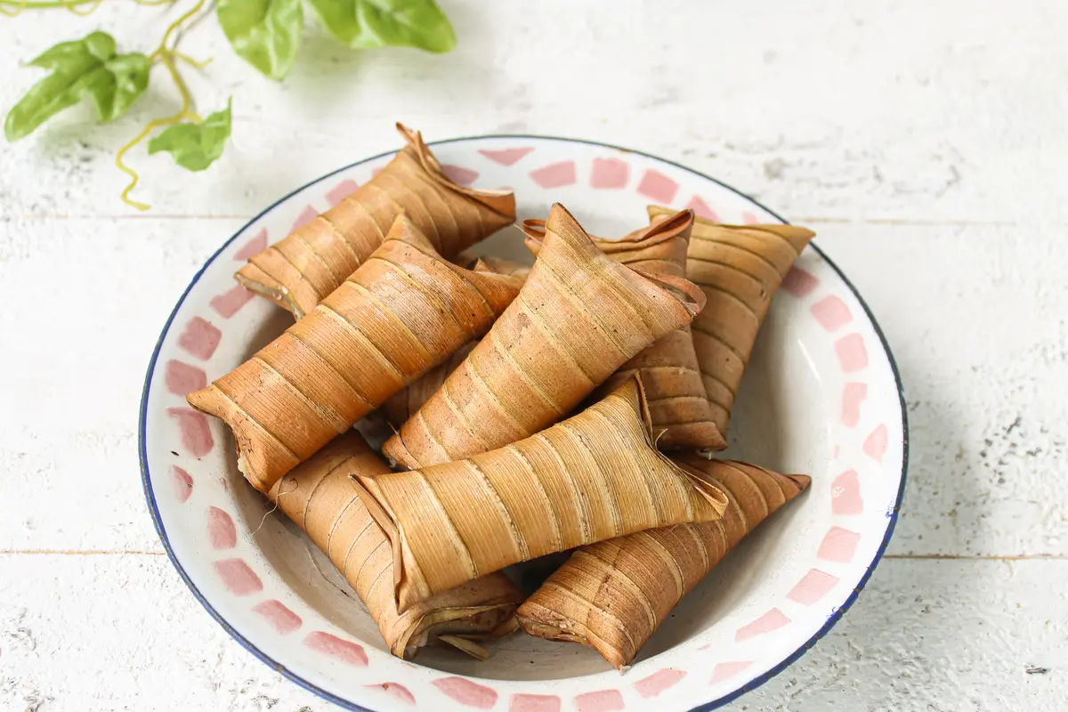 kue lepet beras ketan