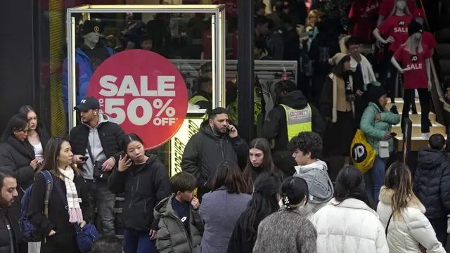 Warga Inggris Ramai-ramai Berburu Diskon di Boxing Day