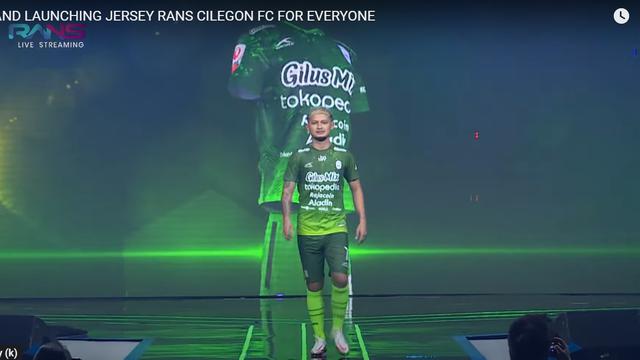 Syamsir Alam dengan jersey RANS Cilegon FC untuk Liga 2.