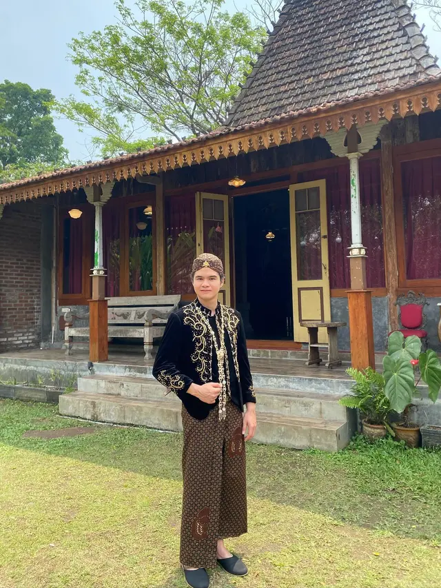 Bak Prewedding, Ini 7 Pemotretan Tissa Biani dan Dul Jaelani Berbusana Jawa