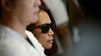 Maria Kristina Sergio, perekrut terpidana mati kasus narkoba asal Filipina, Mary Jane saat konferensi pers di markas polisis Camp Crame, Filipina, Rabu (29/4/2015). Maria menyerahkan diri karena mengaku menerima ancaman pembunuhan. (AFP PHOTO/NOEL CELIS)