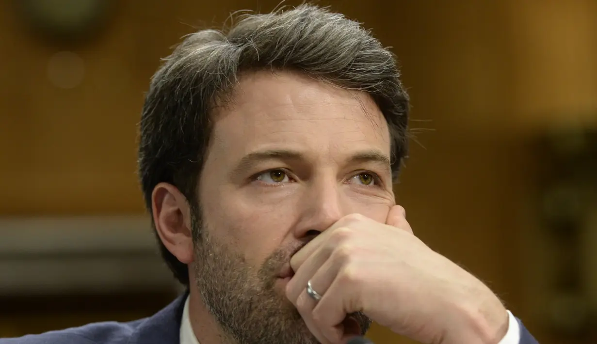 Selain Ben Affleck yang menjadi Batman, film ini juga akan dibintangi Henry Cavill, Gal Gadot, Amy Adams dan Jesse Eisenberg, dan akan dirilis 2016. (Bintang/EPA)