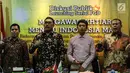 Ketua F-PKB Cucun Ahmad Syamsurizal (kanan) bersama Ketua DPP PKB Jazilul Fawaid (kedua kiri) saat menjadi narasumber pada diskusi publik dan launching FGD F-PKB di Kompleks Parlemen, Jakarta, Selasa (16/7/2019). FGD membahas tema 'Mengawal Ikhtiar Menuju Indonesia Maju'. (Liputan6.com/JohanTallo)