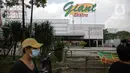 Suasana bagian depan Supermarket Giant Ekstra yang sepi aktivitas di Kreo, Tangerang, Senin (2/8/2021). PT Hero Supermarket Tbk resmi menutup seluruh gerai Giant di Indonesia pada Minggu (1/8/2021), dan akan lebih fokus pada pengembangan gerai merek lainnya. (Liputam6.com/Faizal Fanani)