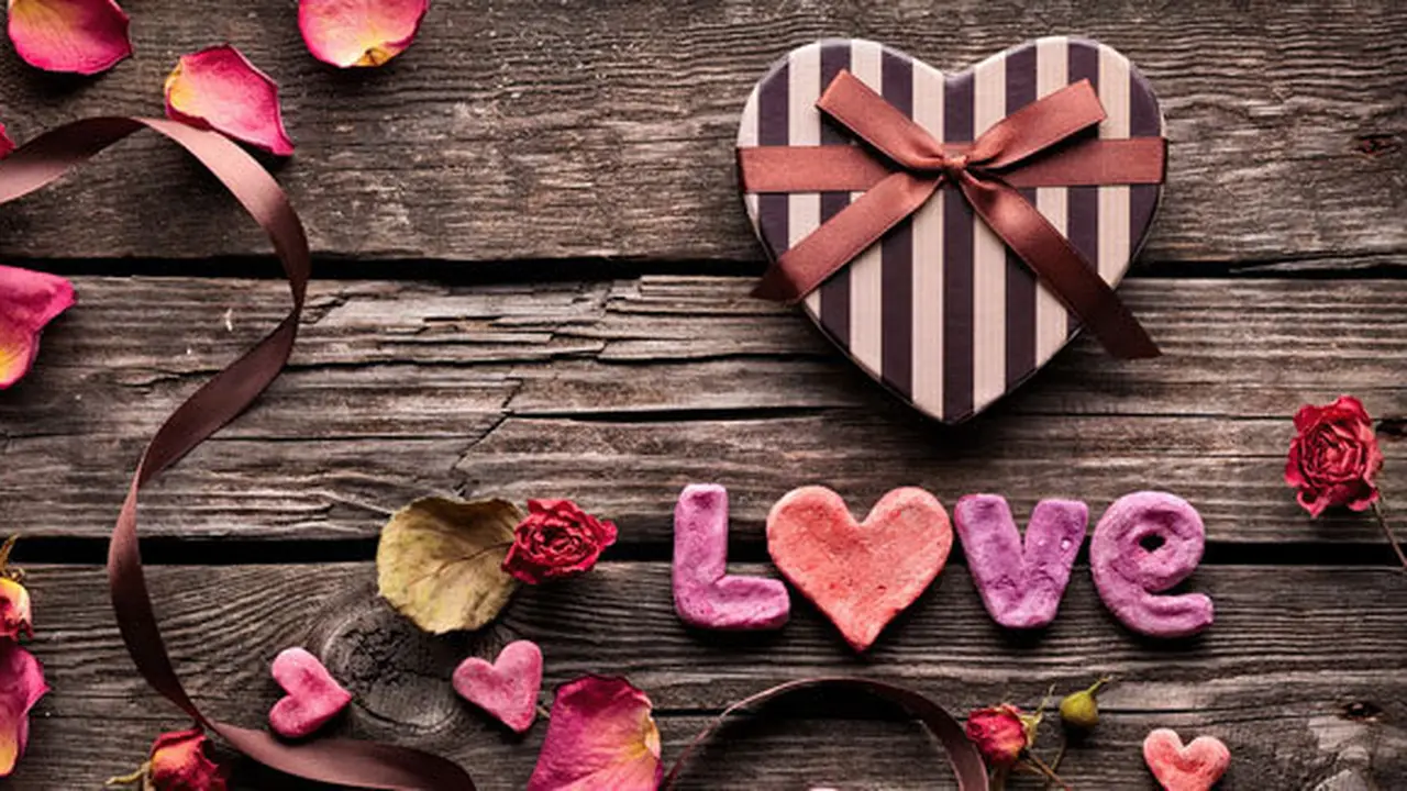 (c) shutterstock