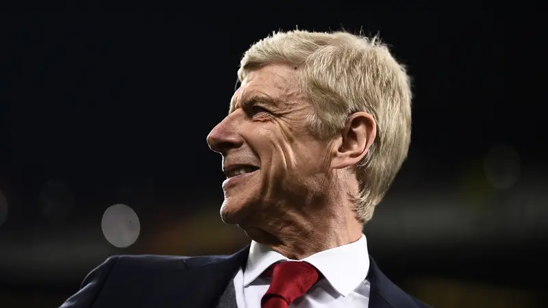 Terpuruk, Wenger Dapat Dukungan dari Sir Alex Ferguson